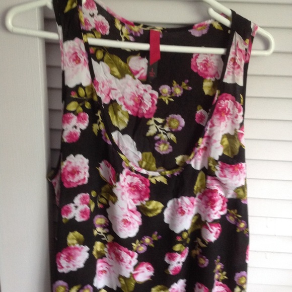 Tank - Picture 3 of 4